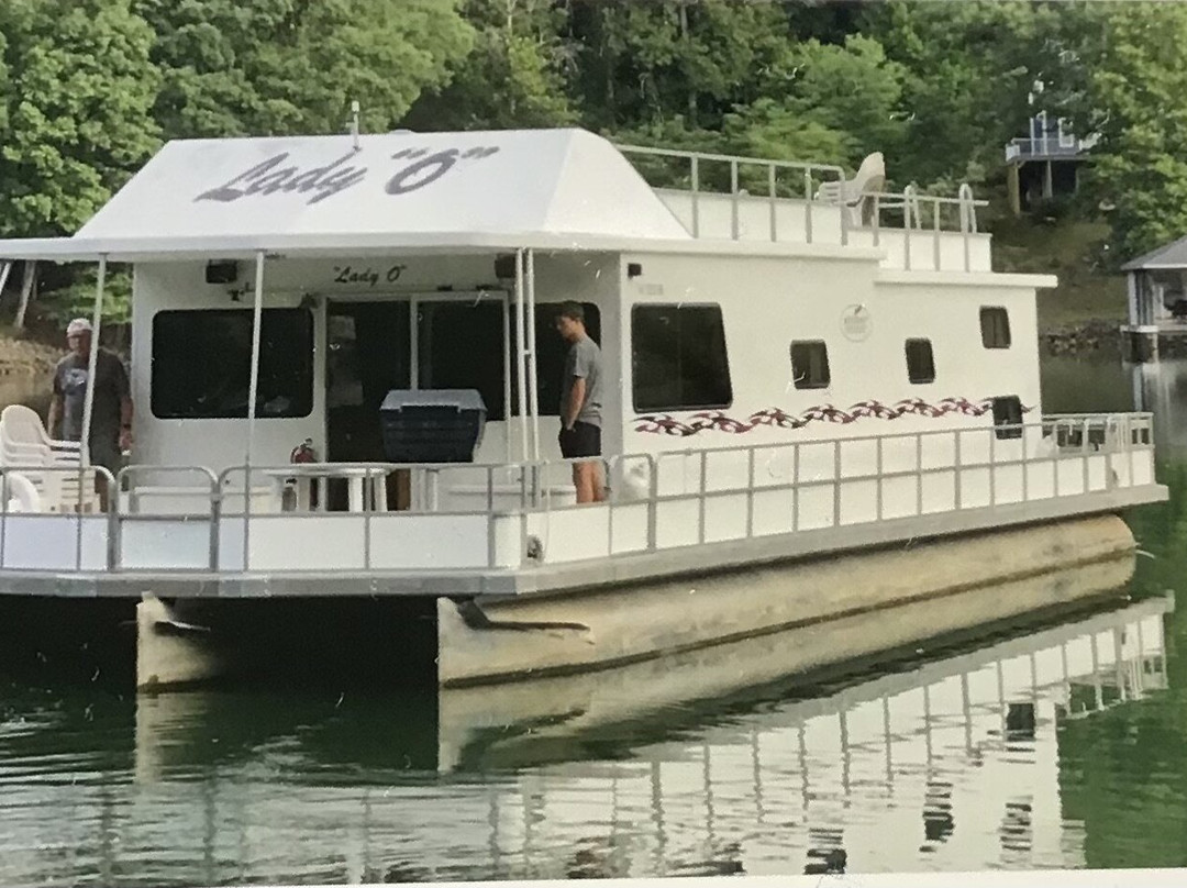 Parrot Cove Boat Rentals景点图片