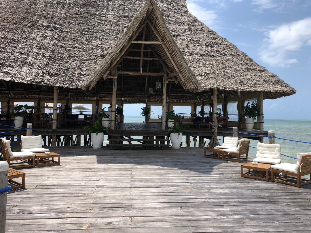 乌罗阿餐馆和美食-The Club by Pongwe Bay Resort