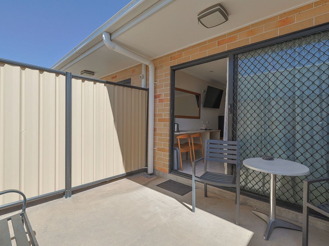 Emerald Central Palms Motel主图