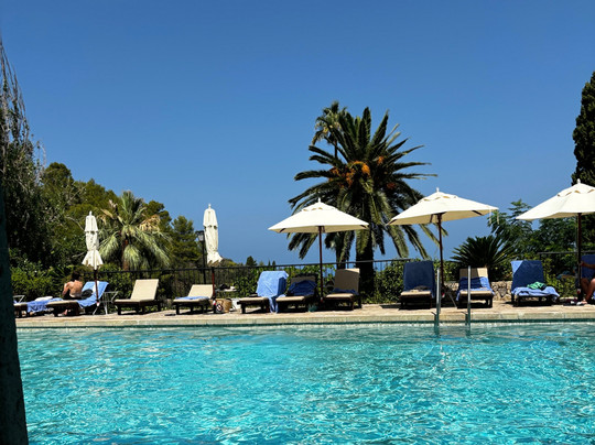 埃斯莫里酒店主图