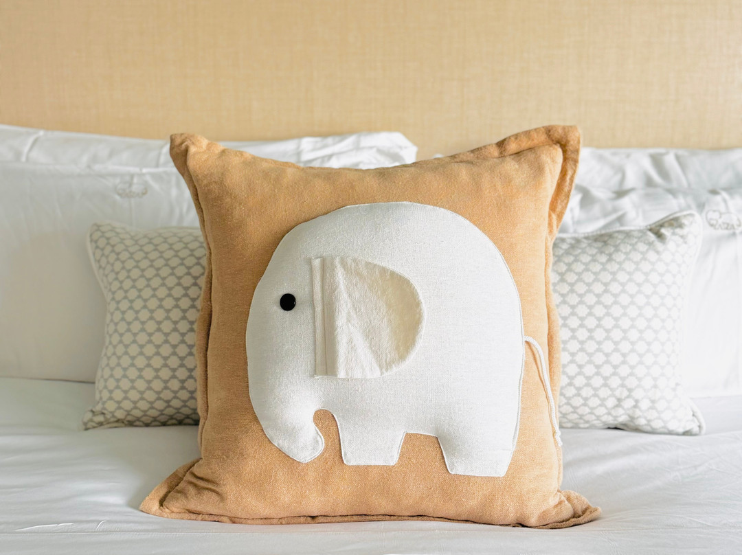 白象大酒店主图