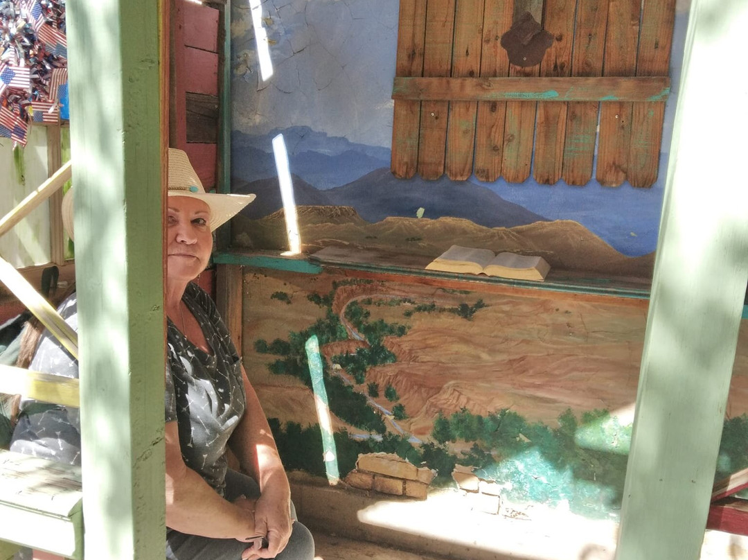 Tiny Church of the Mother Road-温斯洛必去景点