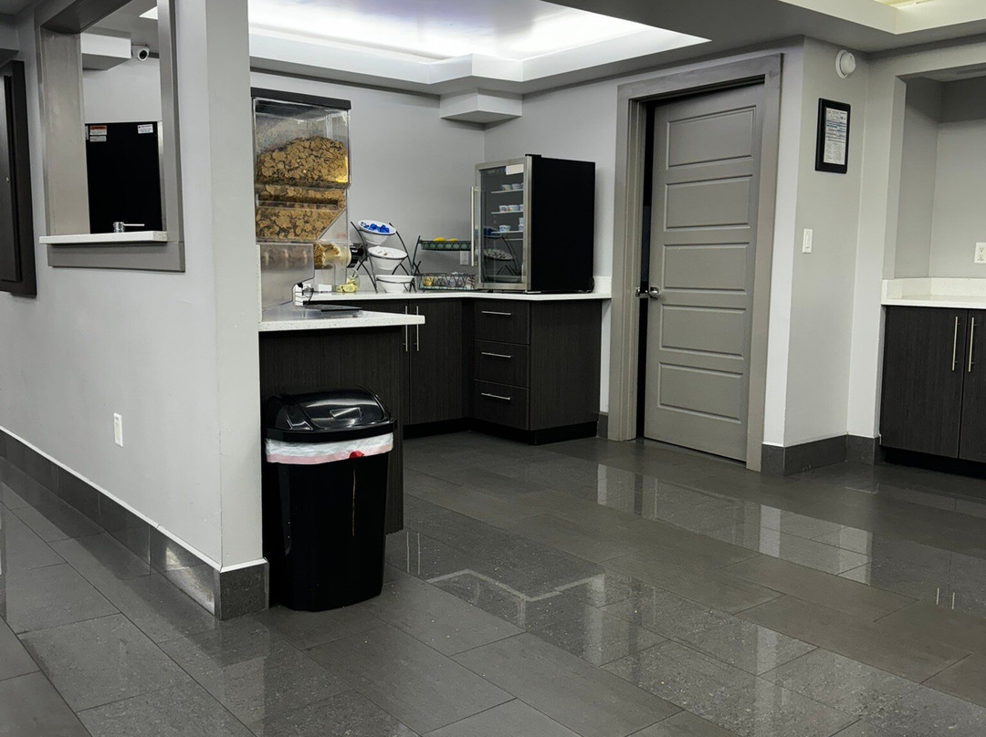 Red Roof Inn & Suites Calhoun主图