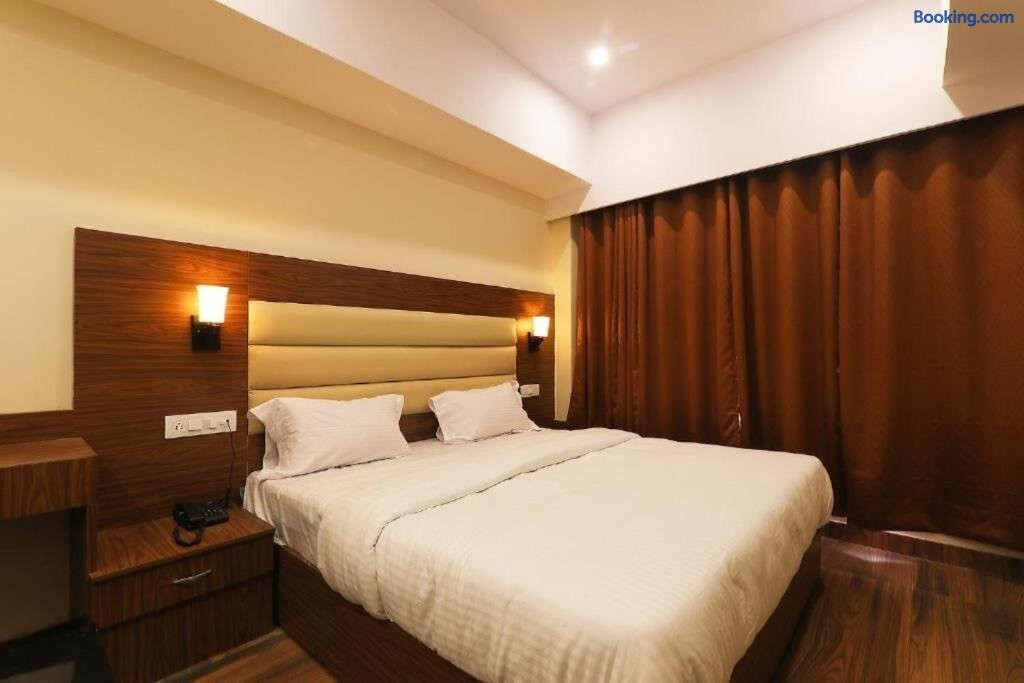 Flagship Hotel Sk Tower Near Rithala Metro Station