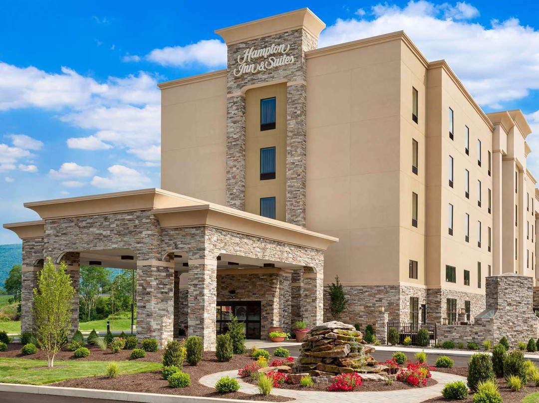 Hampton Inn & Suites Williamsport-Faxon Exit