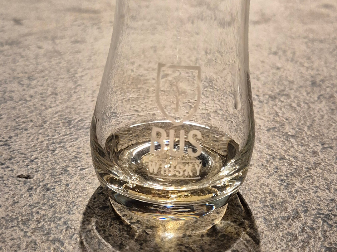 Bus Whisky Distillers-Loosbroek必去景点