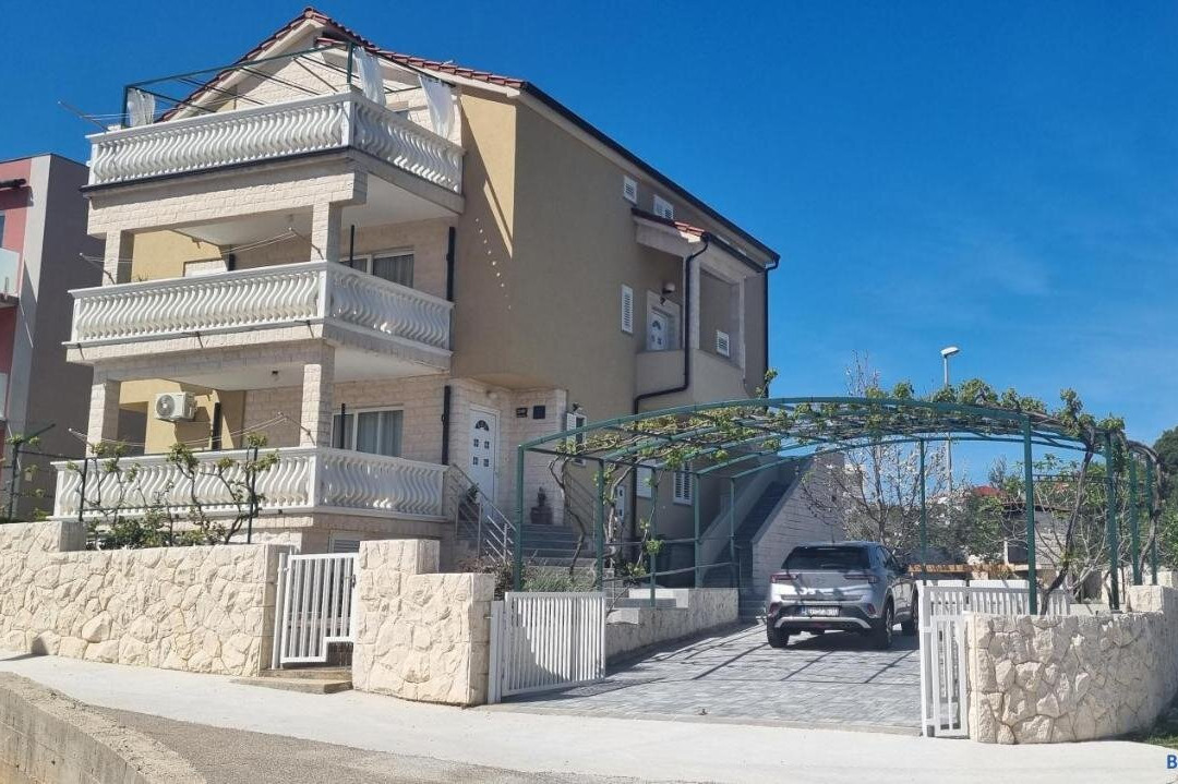 Apartments Ćosic
