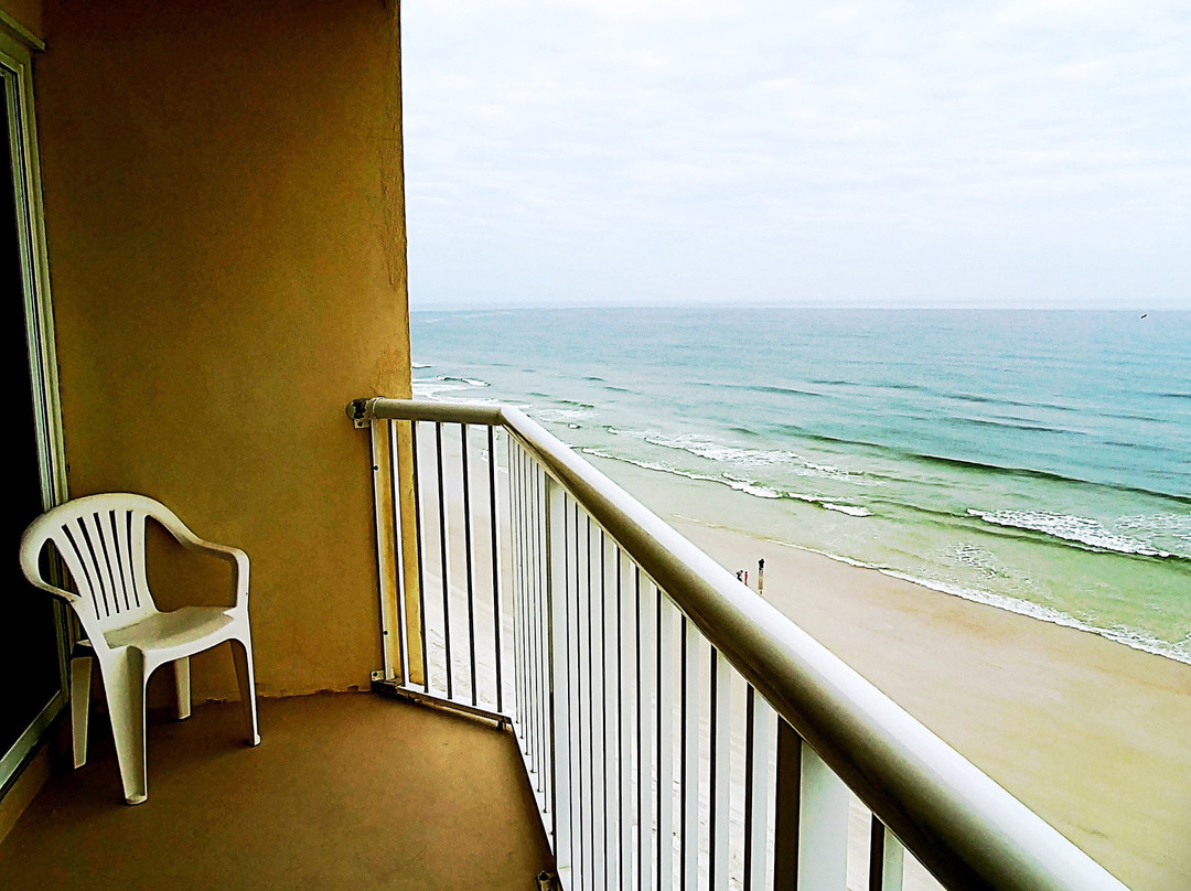 Emerald Shores Hotel