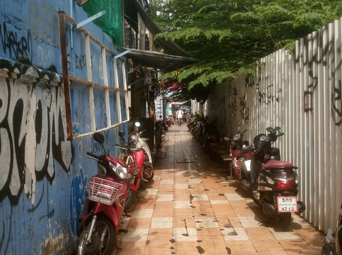 曼谷萨瓦斯德饭店主图