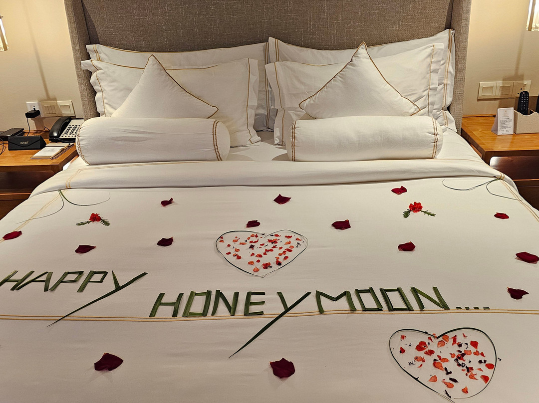 The Golden Ridge Hotel主图