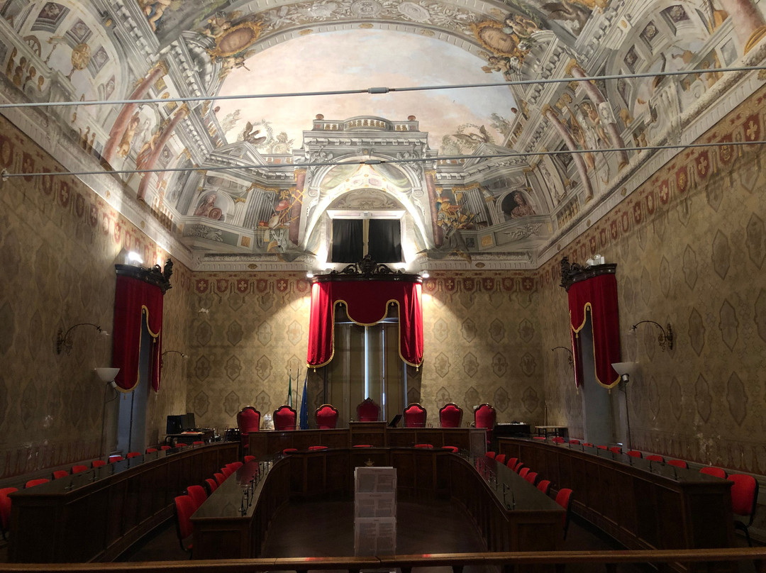 Palazzo dei Priori-费尔莫必去景点