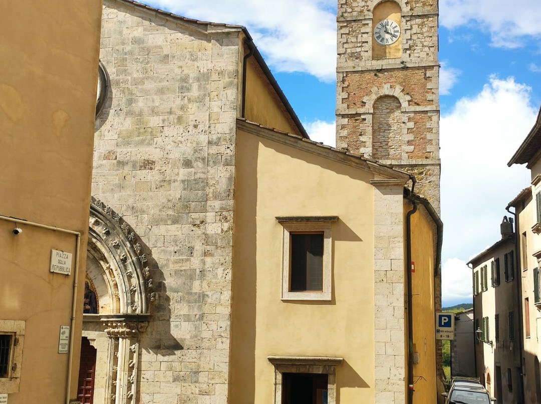 Collegiata dei Santi Leonardo e Cassiano-圣卡夏诺-代巴尼必去景点