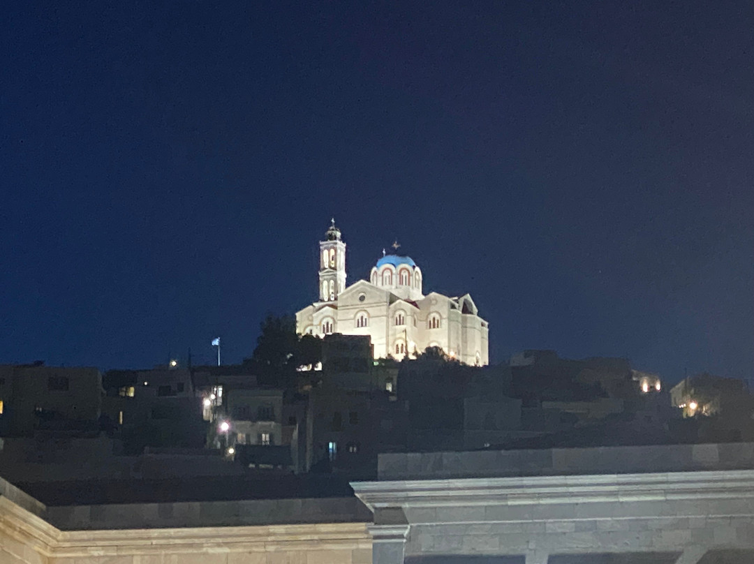 Relax Bee Syros-Ermoupoli必去景点