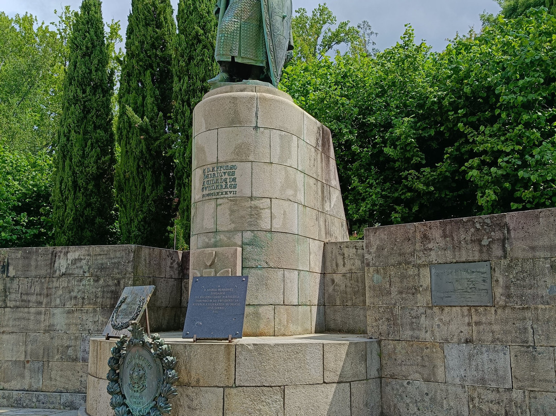 Estatua de D. Afonso Henriques-吉马良斯必去景点