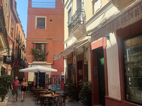 穆里略酒店主图