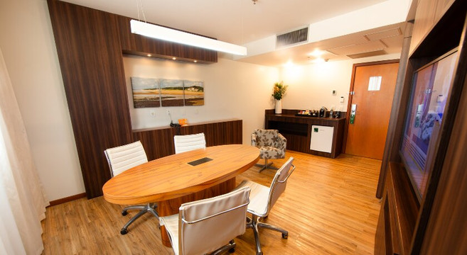 维多利亚凯艺酒店主图