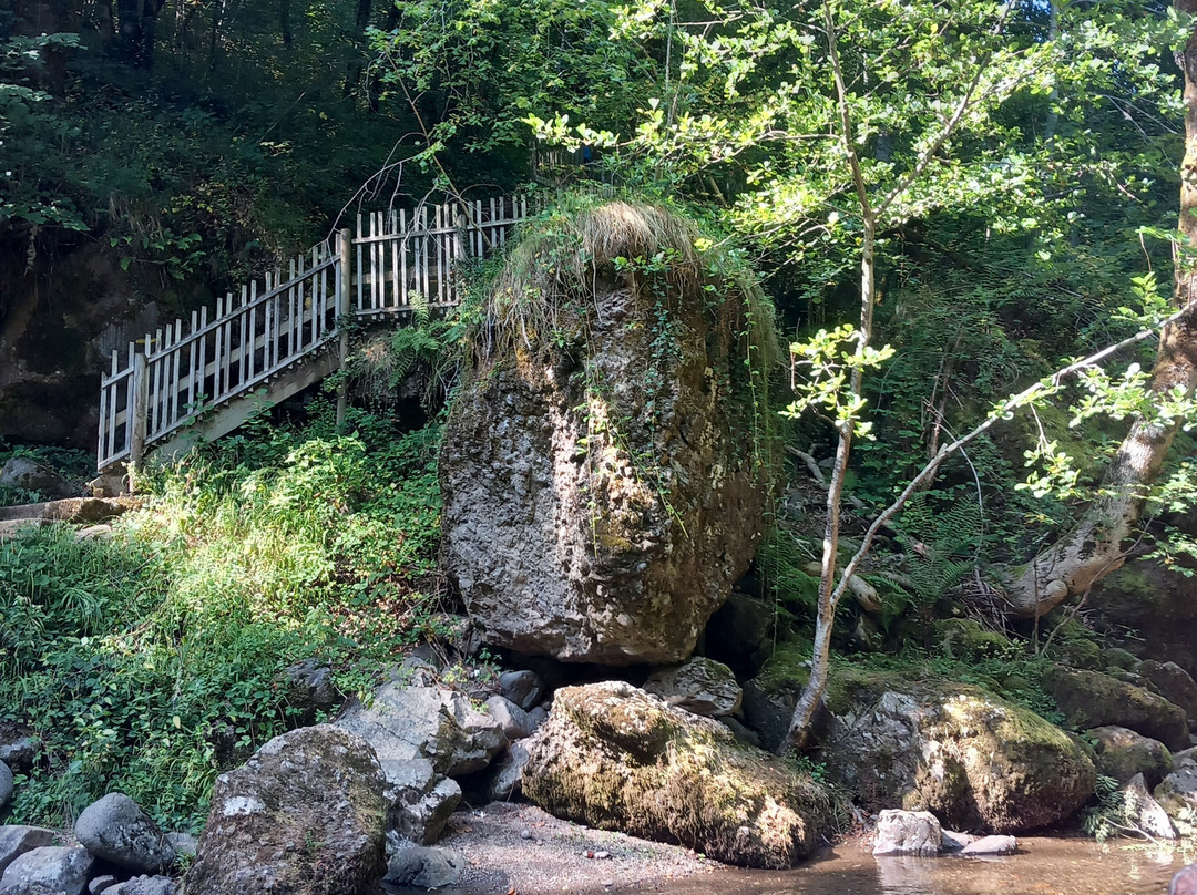 Pas de Cère-Vic-sur-Cere必去景点
