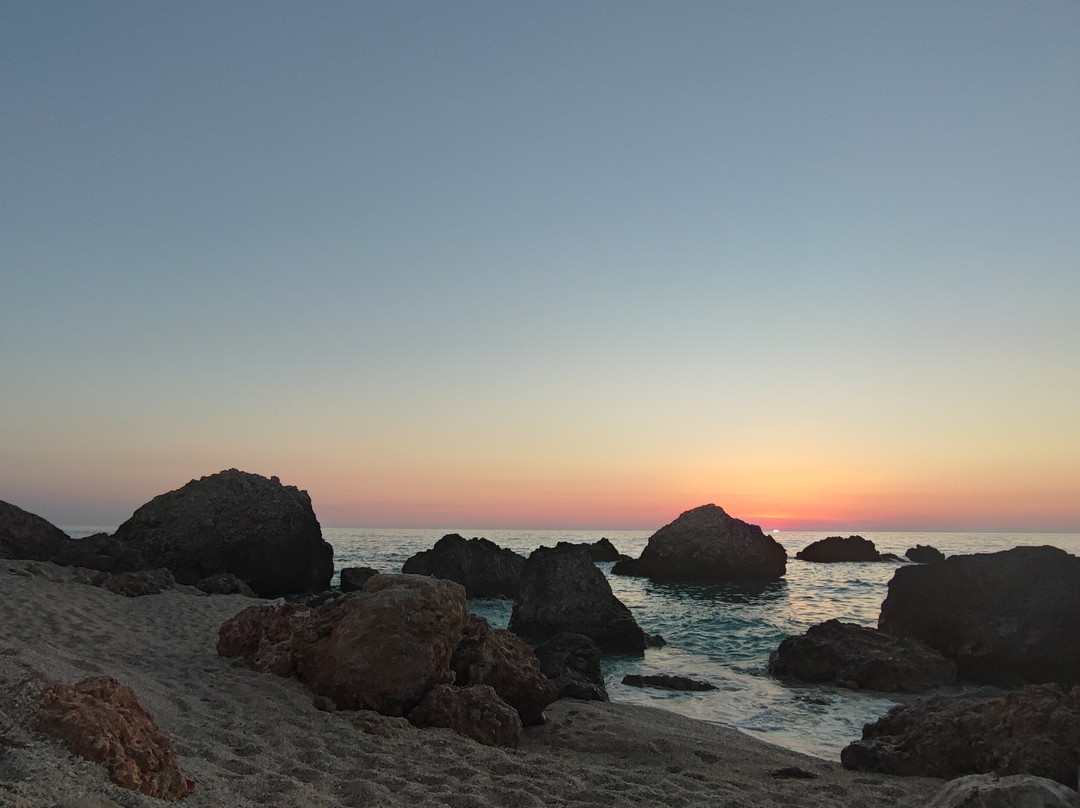 Avali Beach-Kalamitsi必去景点