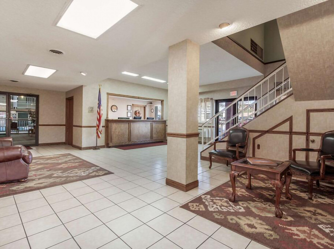 Coratel Inn & Suites By Jasper Mccook主图