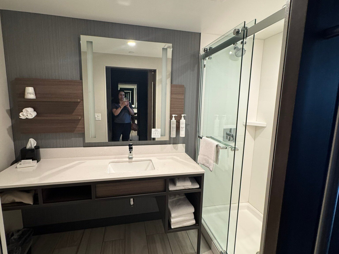 Hilton Garden Inn Milwaukee Brookfield Conference Center主图