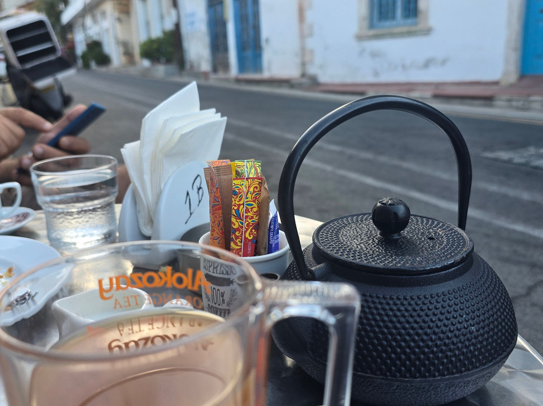 Two Flowers Hotel主图