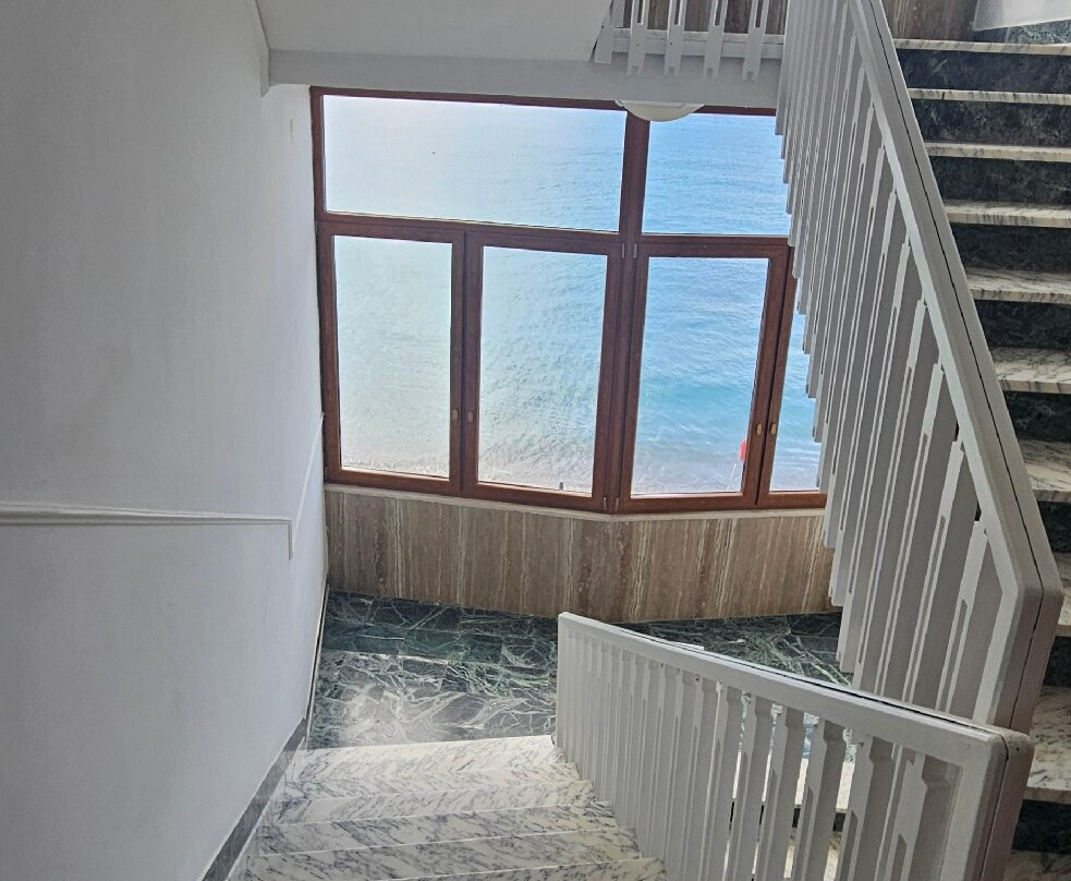 Hotel La Perla主图