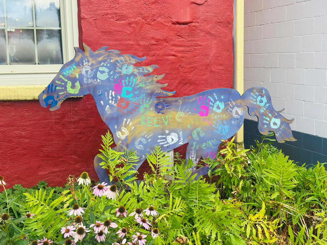 Bottlebrush Gallery-Harmony必去景点