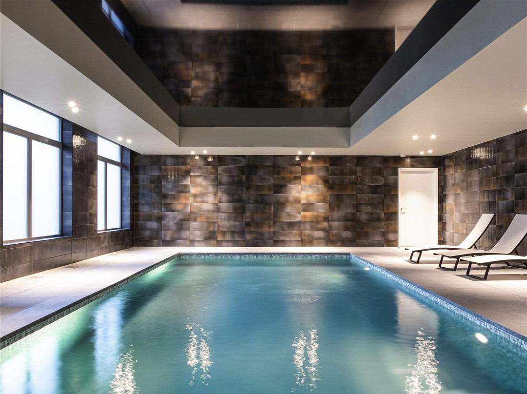 泽布鲁日酒店住宿-宜必思尚品泽布吕赫酒店