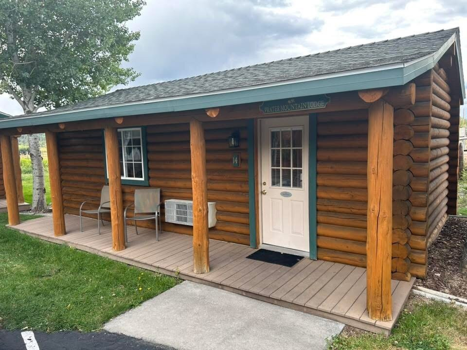 溪边小屋旅馆主图