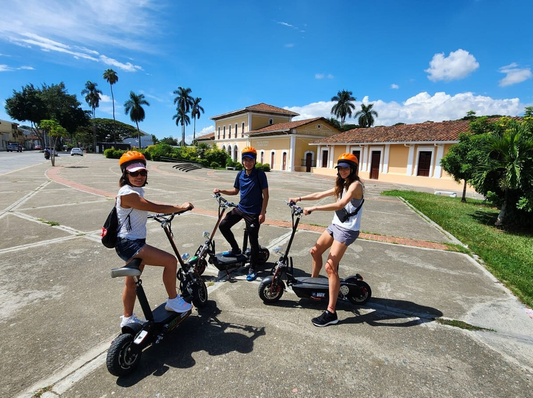 Vox Tours Colombia, que hacer en Buga? patinetas eléctricas, scooters electricas-Buga必去景点