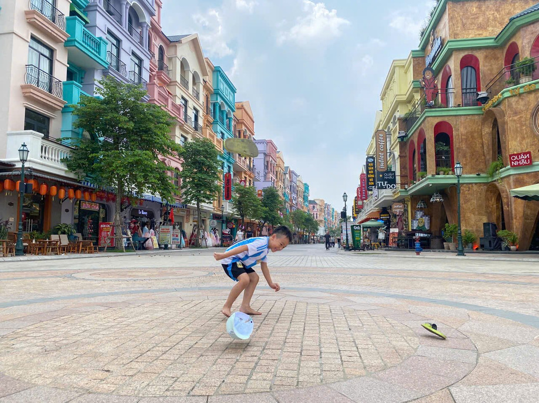 Mega Grand World Hà Nội