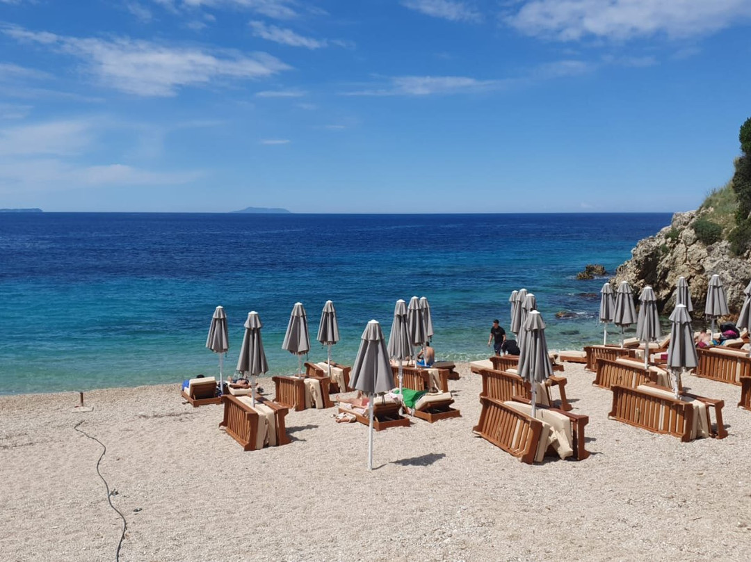 Livadhi Beach-Himare必去景点