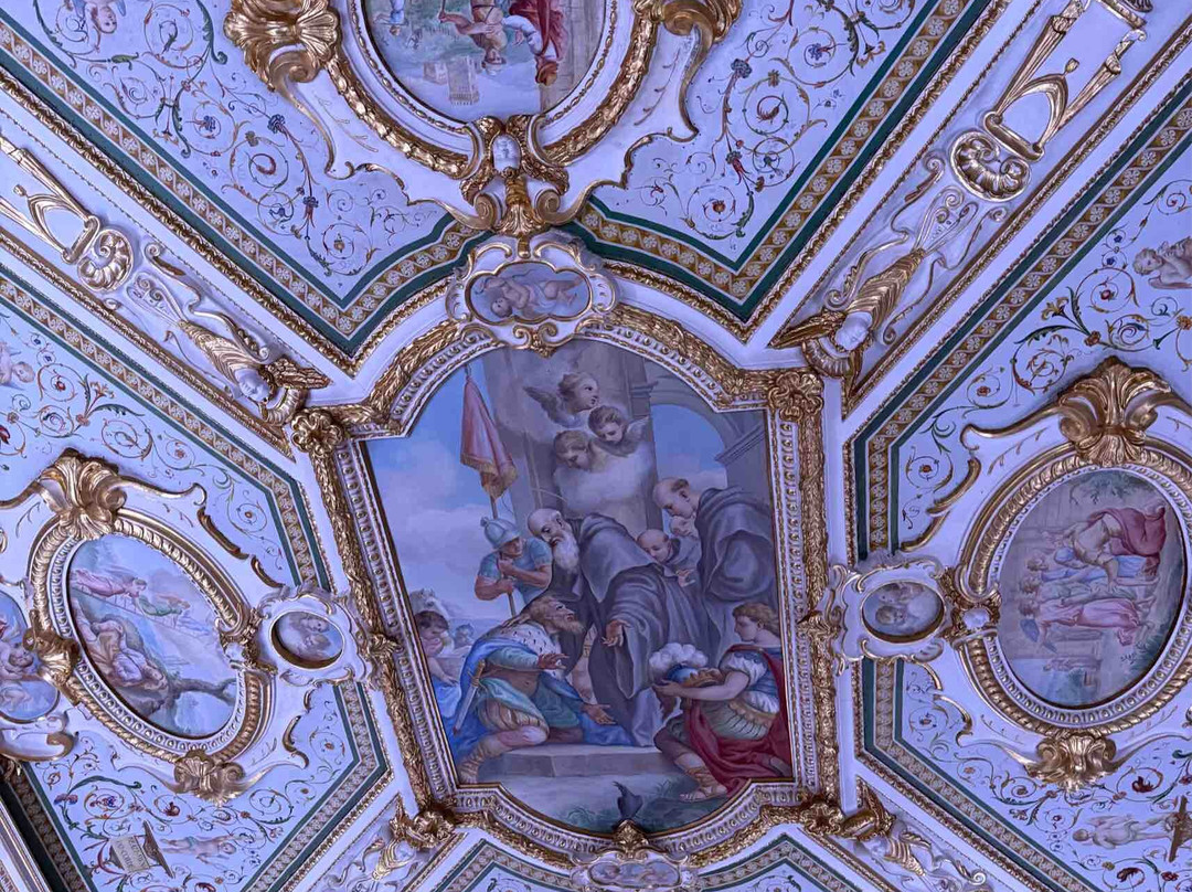 Badia della Santissima Trinita'-卡瓦德蒂雷尼必去景点