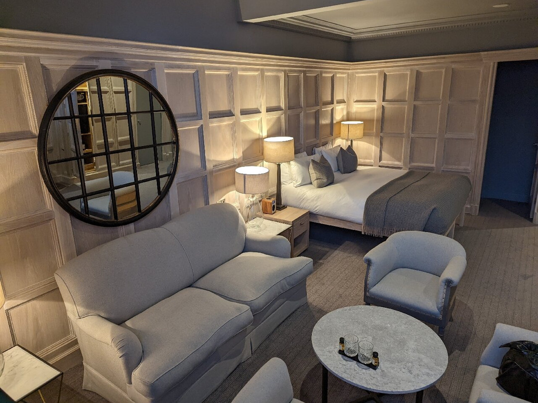 苏格兰人酒店主图