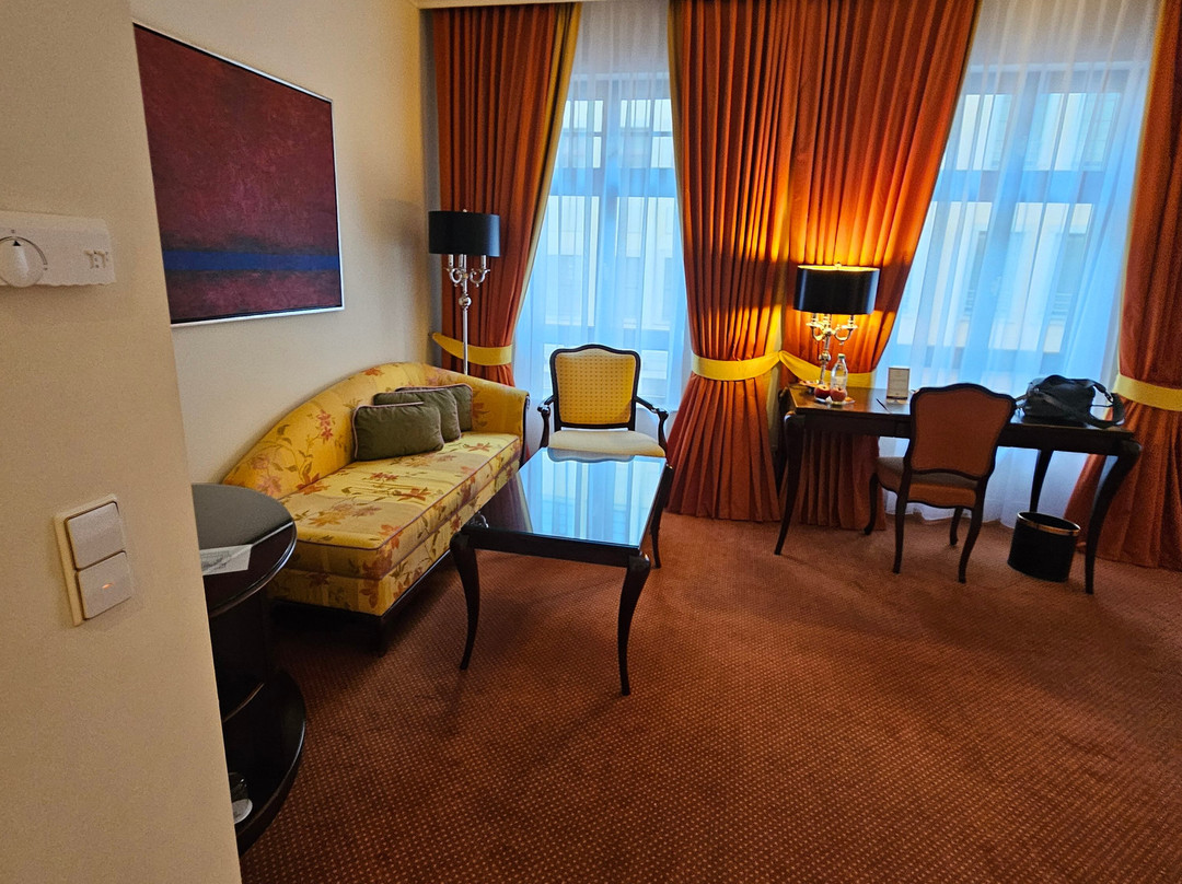 布洛皇宫公寓主图