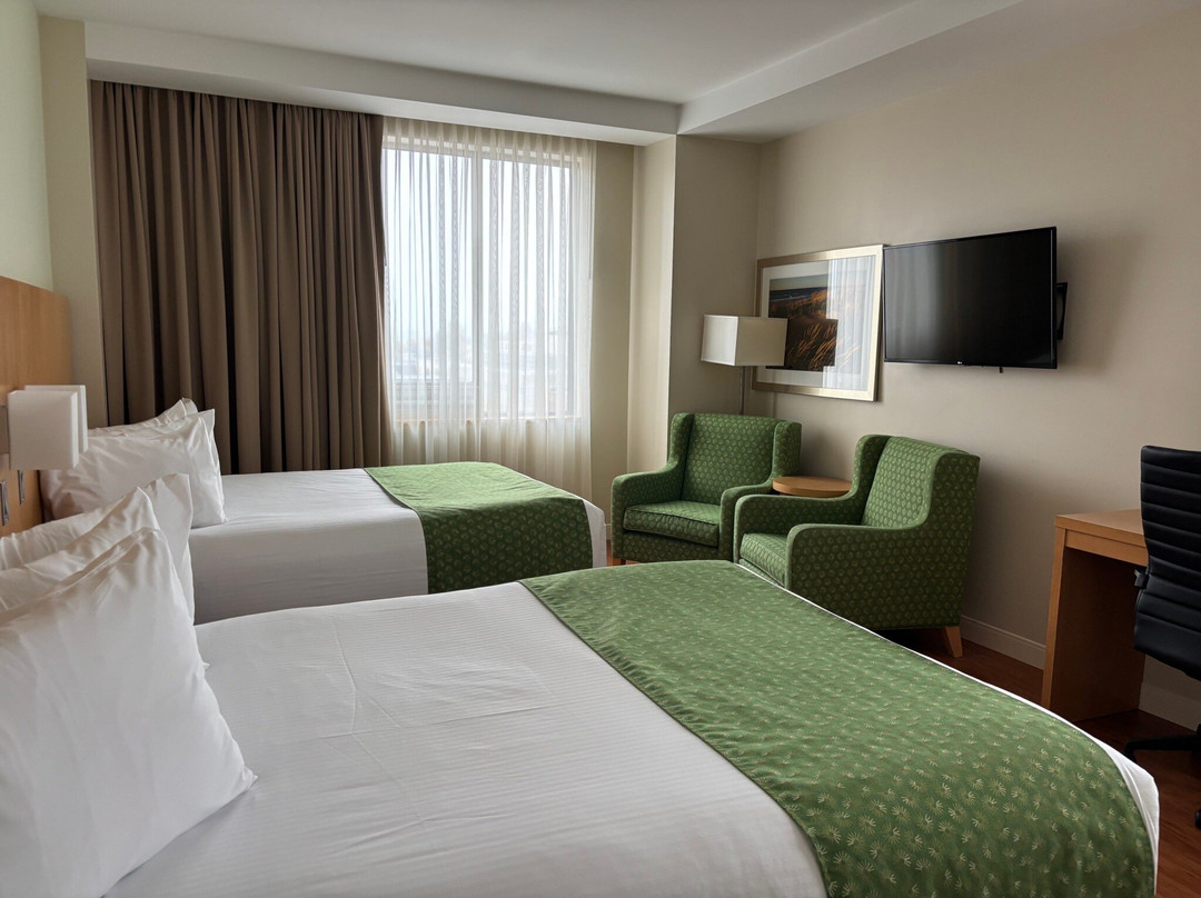 霍尔曼大酒店主图