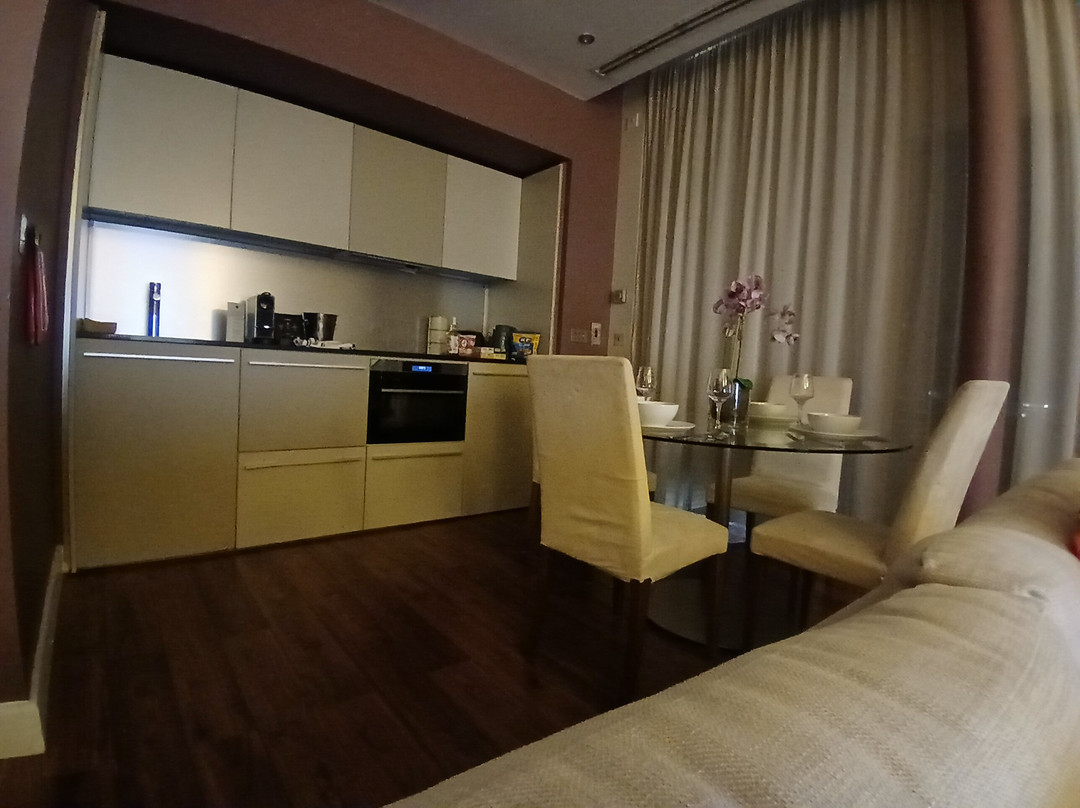 尚波斯酒店主图