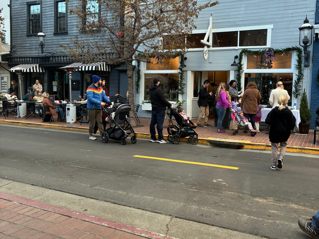 沃特斯艾治酒店主图