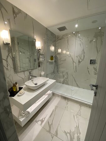 苏格兰人酒店主图