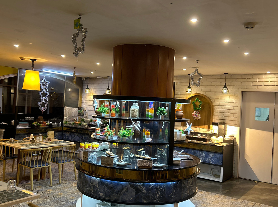 Southend by TGI主图