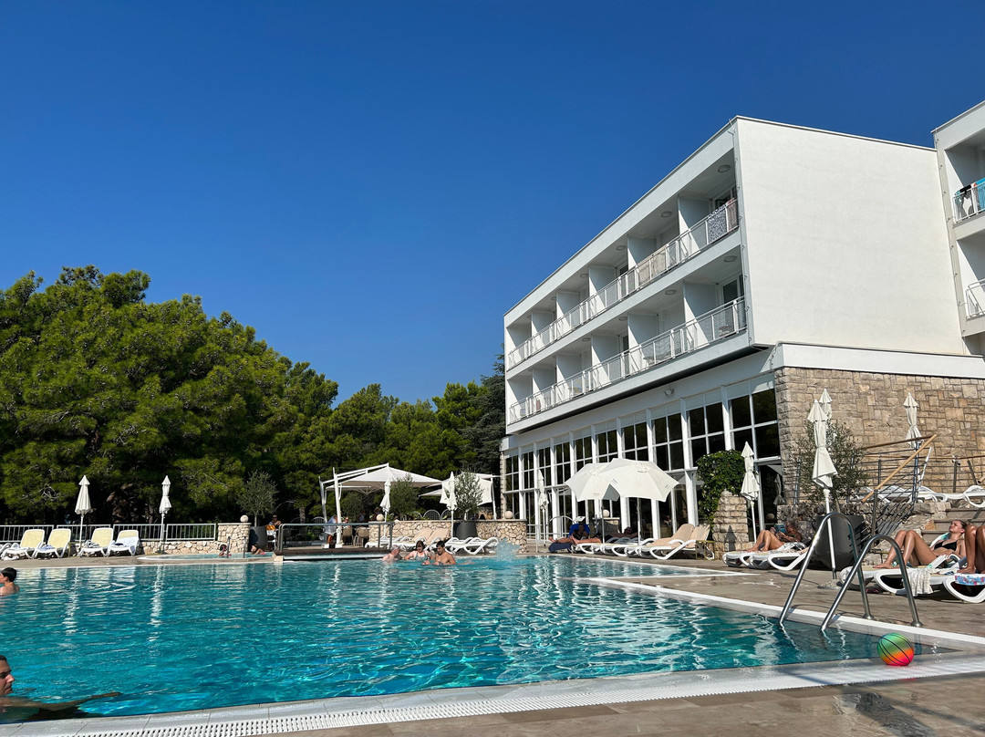 布鲁笋波拉克酒店主图