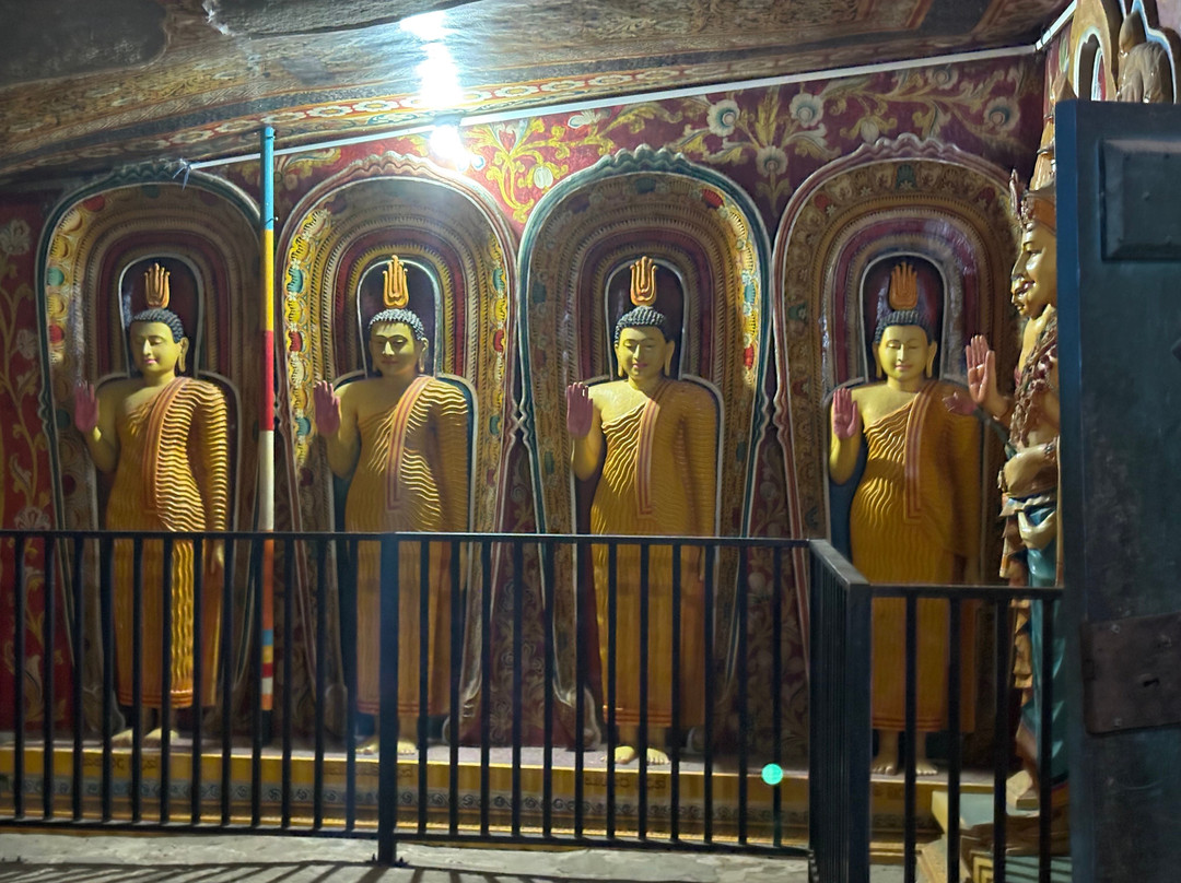 马凯里嘎勒山修道院-唐卡拉必去景点