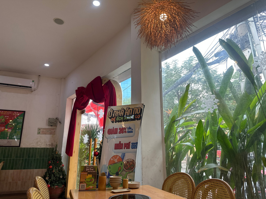 Ech Xanh Restaurant - Nguyen Canh Chan