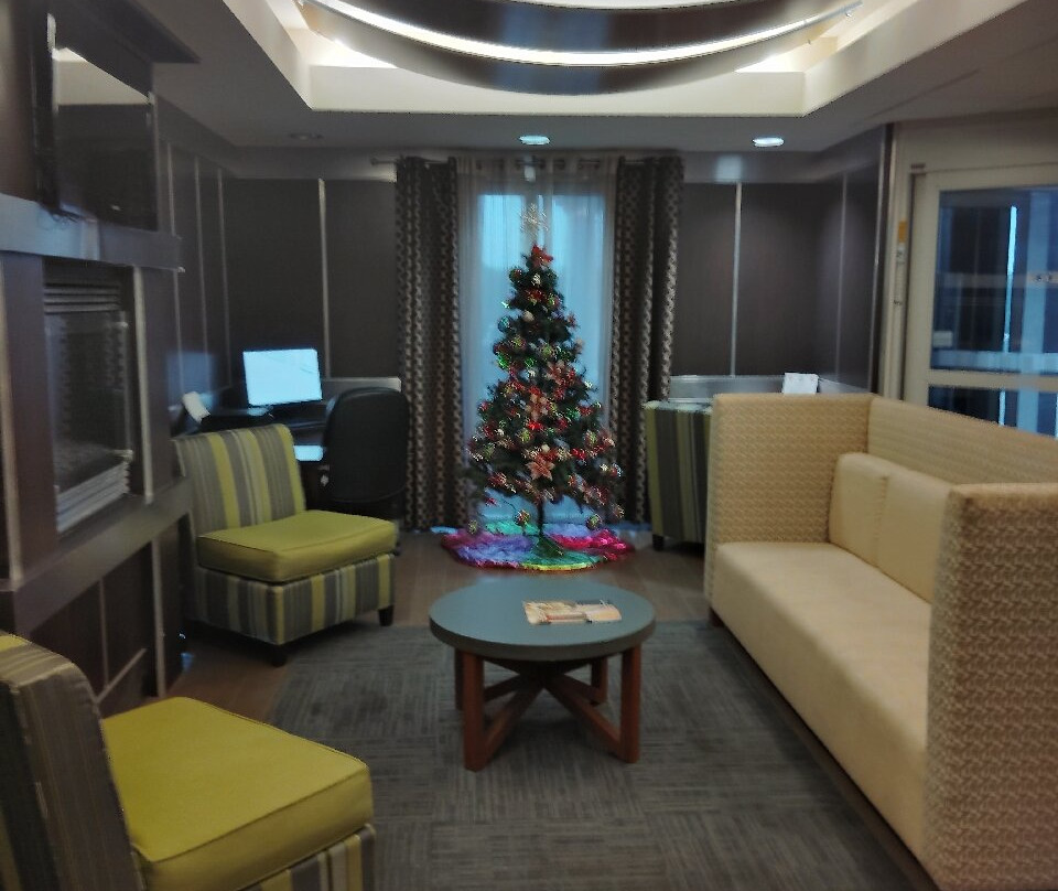 Holiday Inn Express & Suites Oxford By IHG主图