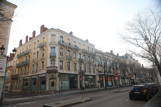 Magasin Galeries Lafayette Chalon-sur-Saône-索恩河畔沙隆必去景点