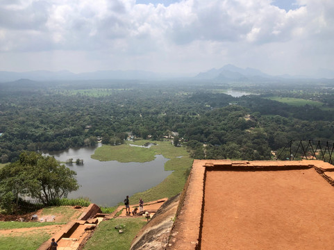 Visit Holiday Lanka Tours-尼甘布必去景点