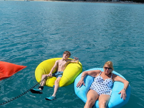 Le Radeau Bleu-Anse Marcel必去景点