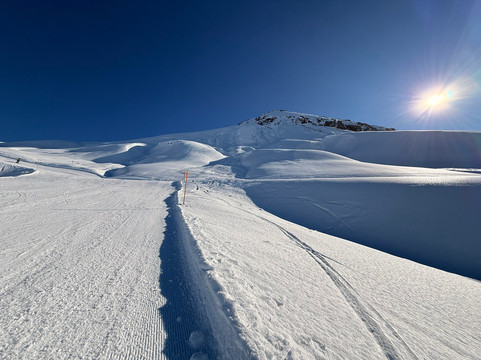 胡伯塔酒店主图