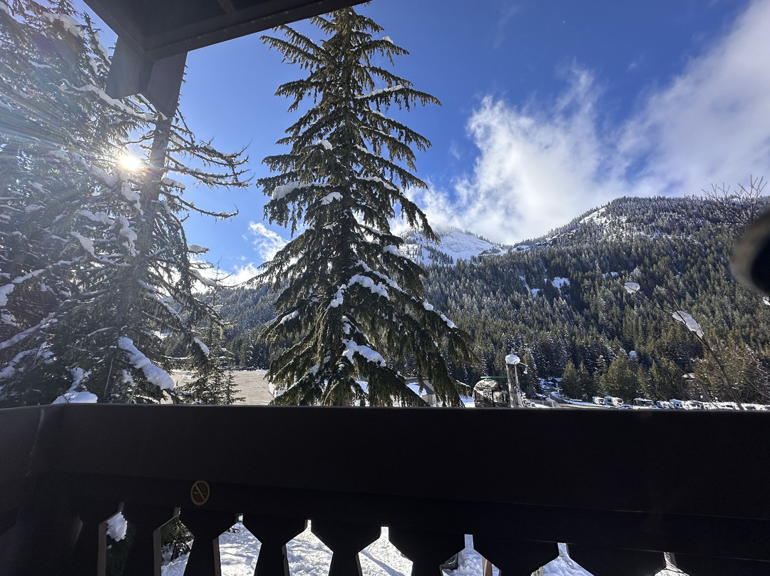 水晶山酒店主图