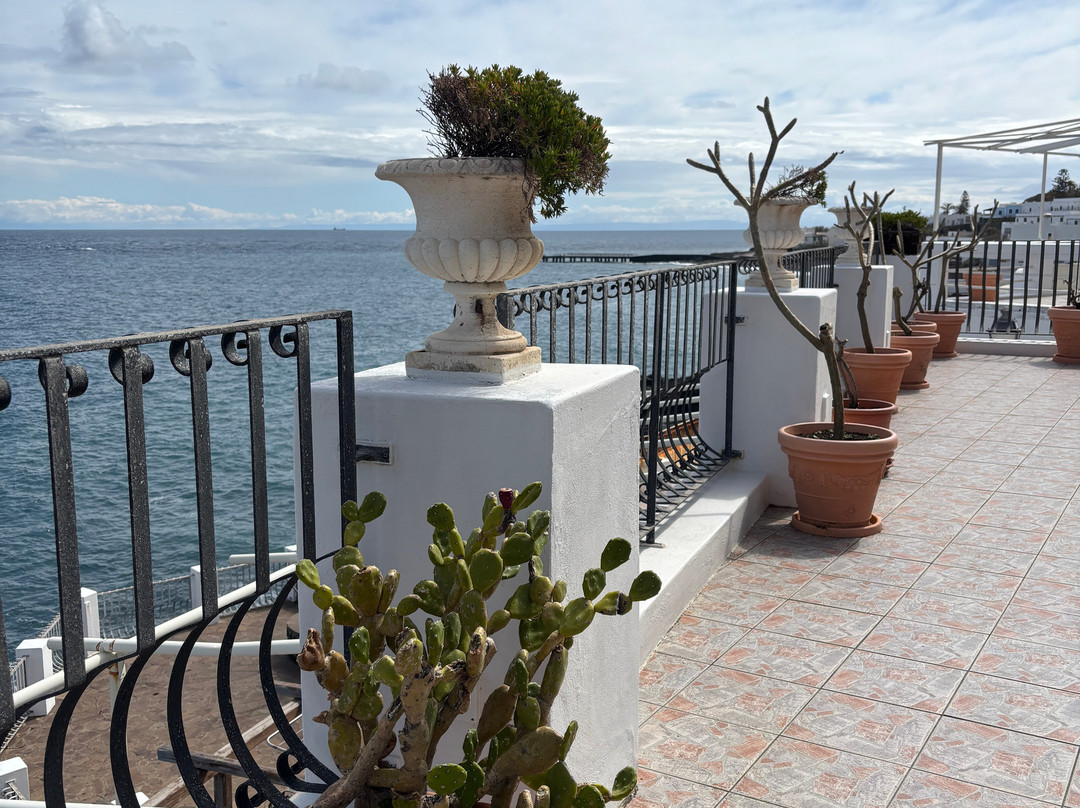 斯特隆波里乡村酒店主图